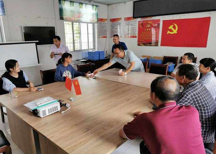 東盈控股資助貧困學子